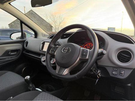 2015 Toyota Yaris Mint Yaris - 1.0 petrol - fantastic spec €11,750 thumbnail