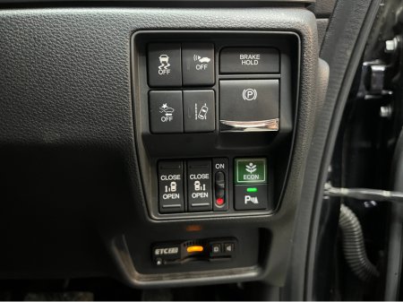 2019 Honda Odyssey €26950! 2019 HONDA ODYSSEY 7 SEATER AUTOMATIC HYBRID ABSOLUTE EX SENSING 2.0 AUTOMATIC / CRUISE CONTROL / 360° CAMERA / ELECTRIC HEATED SEATS / €26,950 thumbnail