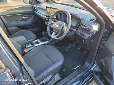 2025 Dacia Bigster EXPRESSION TCE 140 LOW KMS €30,995 thumbnail