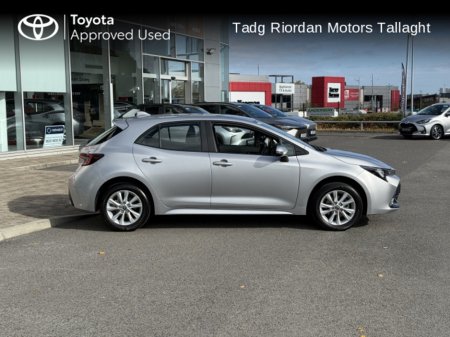 2025 Toyota Corolla HB LUNA HYBRID €32,950