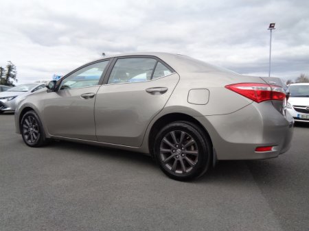 2015 Toyota Corolla Saloon 1.4 D4D Luna 4DR €12,900