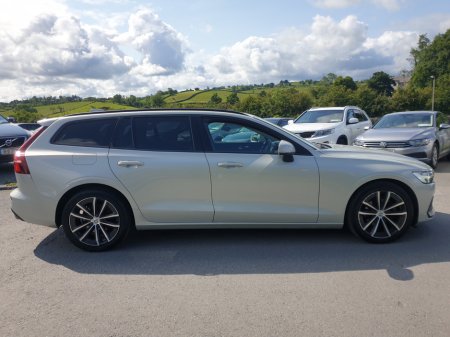 2022 Volvo V60 B4 P MHEV (197hp) Momentum €28,950