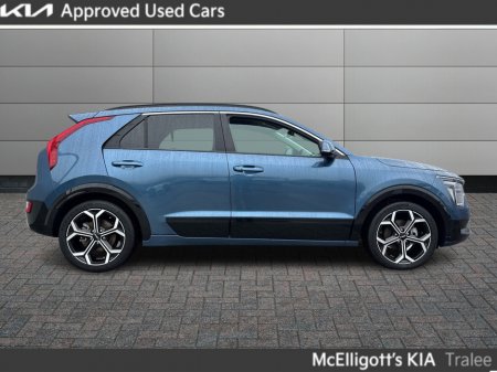 2025 Kia Niro HEV SEM €36,895 thumbnail