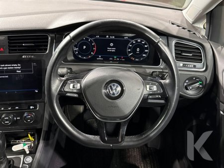 2020 Volkswagen Golf COMFORT LINE MEISTER - UPGRADED FACTORY ALLOYS - CRUISE CONTROL - REVERSE CAMERA - DIGITAL DASH €21,950 thumbnail