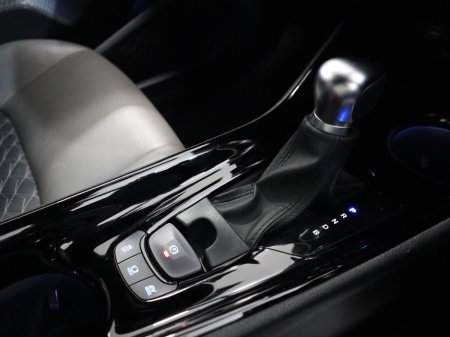 2023 Toyota C-HR *81* HYBRID SOL 4DR AUTO €25,800 thumbnail