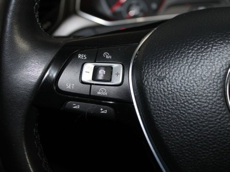 2019 Volkswagen T-Roc Design 1.6tdi M6f115hp 5DR €20,500 thumbnail