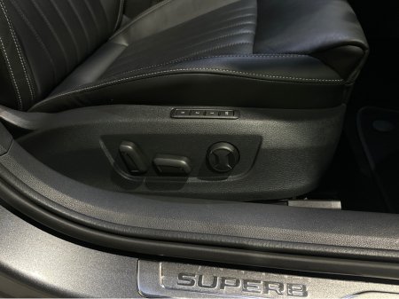 2023 Skoda Superb ESTATE E-HYBRID AUTOMATIC €29,950 thumbnail