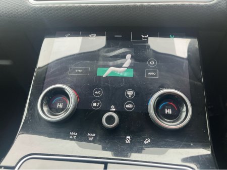 2018 Land Rover Range Rover Velar VELAR TD4 5DR AUTO HIGH SPEC FULL LR HISTORY!! €27,995 thumbnail