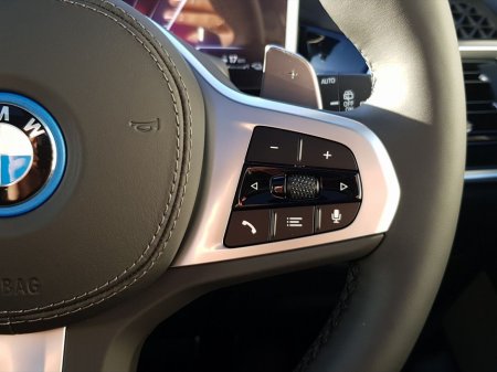 2026 BMW X5 xDrive50e M Sport thumbnail