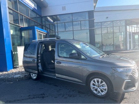 2026 Ford Tourneo Connect Titanium Auto, Wheelchair Accessible €43,404