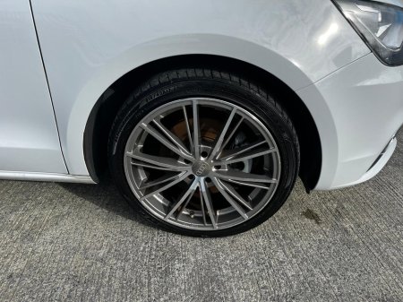 2012 Audi A1 Sportback Audi A1 Sportsback 1.4 petrol, auto, 17