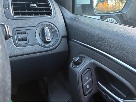 2014 Volkswagen Polo 1.2i TSI Petrol Automatic Comfortline €11,500 thumbnail