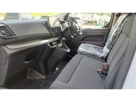 2025 Opel Vivaro KOMF L2H1-1.5 120PS-D €31,500 thumbnail