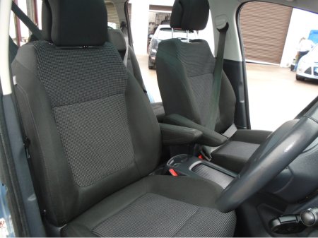 2016 Peugeot 5008 1.6 HDI BLUE ACTIVE 120BHP 5DR €9,999 thumbnail