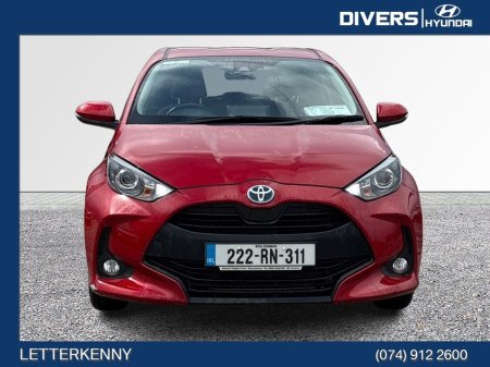 2022 Toyota Yaris Hybrid Luna €20,945