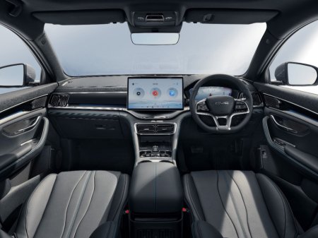 2025 BYD Seal U DM-i Comfort 26.6kWh *125km EV Range* €43,995 thumbnail