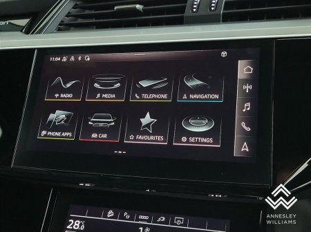 2022 Audi e-tron 55 quattro S Line €41,950 thumbnail