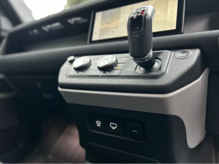 2023 Land Rover Defender 3.0D 110 SE 3 Seat Commercial €50,365 thumbnail