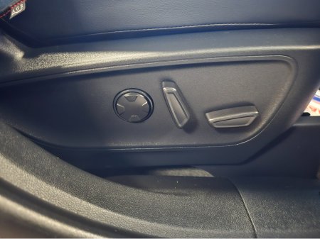 2025 Ford Kuga ST-LINE X PHEV PAN ROOF €42,900 thumbnail