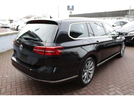 2018 Volkswagen Passat 2,0TDI HIGHLINE 150BHP 5DR ESTATE AUTOMATIC // IMMACULATE CONDITION THROUGHOUT // BUY WITH CONFIDENCE AA AND SIMI APPROVED DEALER 2025 // FINANCE ARRANGED // ALL TRADE INS WELCOME // €19,950