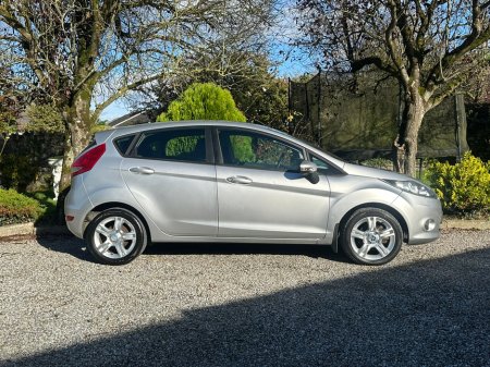 2009 Ford Fiesta 