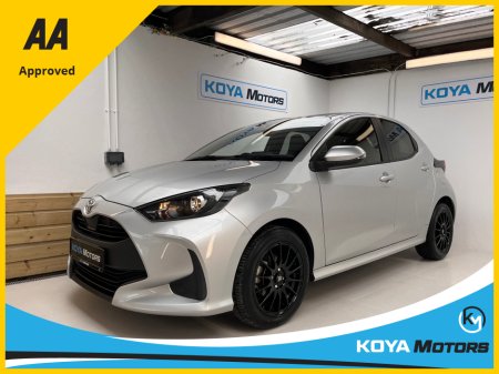 2021 Toyota Yaris 1.0 PETROL AUTOMATIC SPORT X // BRAND NEW UPGRADED WHEEL AND TYRE PACKAGE @ €800 // PRIVACY PACK // REVERSING CAMERA // BLUETOOTH MEDIA // LANE ASSIST // IDEAL STARTER CAR // VERY ECONOMICAL €15,950