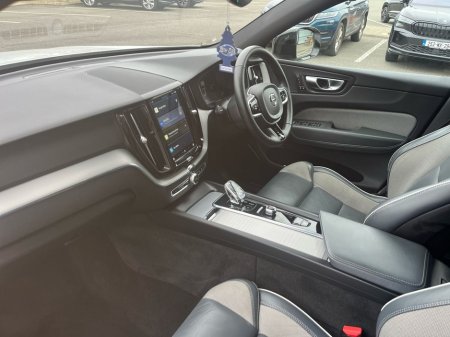 2023 Volvo XC60 T6 Recharge PHEV 350hp AWD AT8 Plus Dark - €46,995