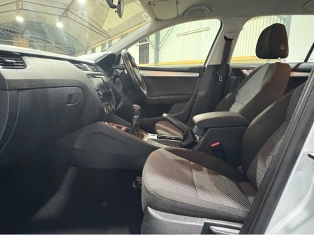 2016 Skoda Octavia 1.6 TDI 11 110HP 4DR COMBI AMBITION €9,950 thumbnail