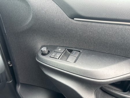 2023 Toyota Yaris 1.5 HYBRID LUNA 4DR AUTO €22,950 thumbnail