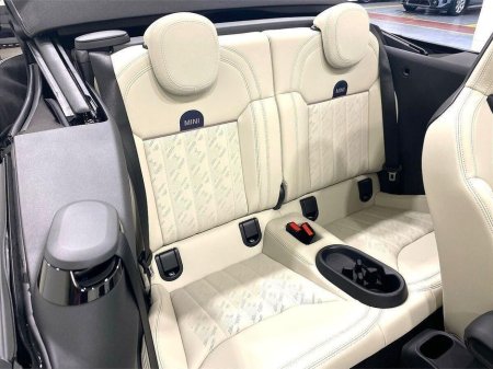 2025 MINI Convertible Cooper S €49,950 thumbnail