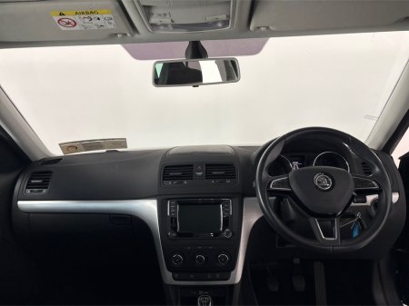 2016 Skoda Yeti OUTDOOR 2.0 TDI**TOUCHSCREEN BLUETOOTH MEDIA**MULTIFUNCTIONAL STEERING WHEEL**HEATED LEATHER SEATS**CRUISE CONTROL**PARKING SENSORS**AIR CONDTIONING**ELECTRIC WINDOWS **ISOFIX**FINANCE AVAILABLE** €11,995 thumbnail