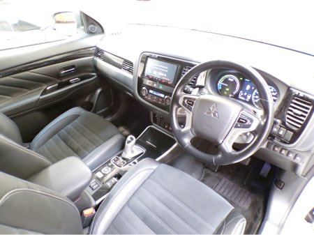 2019 Mitsubishi Outlander *2.4 AUTO HYBRID PLUG-IN*4X4*MITSUBISHI OUTLANDER*WINTER PACK*ELECTRIC HEATED LEATHER AND ALCANTARA SEATES*HEATED S-WHEEL*360 COLOUR CAMERA*PARKING SENSORS*FULL SAFETY PACK*ACTIVE BRAKING €23,900 thumbnail