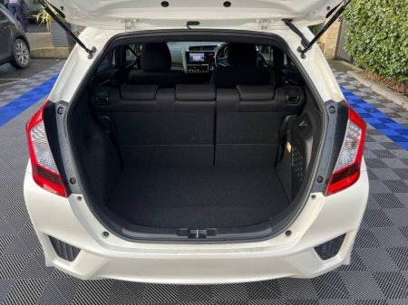 2016 Honda Fit SPORT 1.5 HYBIRD AUTO // REVERSE CAMERA // DIAMOND CUT ALLOYS // DIGITAL CLIMATE CONTROL €10,900 thumbnail