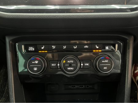 2019 Volkswagen Tiguan €24950 2019 VOLKSWAGEN TIGUAN 4WD 2.0 AUTOMATIC / REVERSE CAMERA / CRUISE CONTROL / HEATED SEATS €24,950 thumbnail