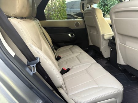 2018 Land Rover Discovery 2.0 TD4 SE 180PS €25,950 thumbnail