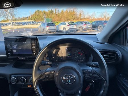 2023 Toyota Yaris YARIS 1.5 LUNA €20,950 thumbnail