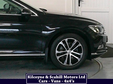 2018 Volkswagen Passat HIGHLINE 1.6 TDI MANUAL 6SPEED FWD 120HP 4DR €17,950 thumbnail