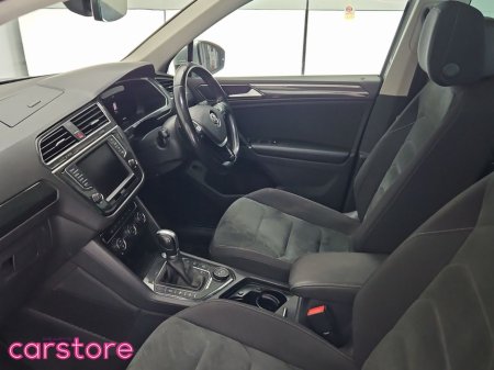 2017 Volkswagen Tiguan 2.0 TDI 150HP BMT 4WD Highline DSG €26,880 thumbnail