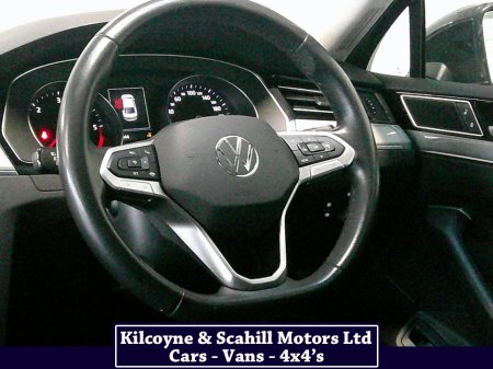 2022 Volkswagen Passat BUSINESS 2.0 TDI MANUAL 6SPEED FWD 150 4DR €27,900 thumbnail