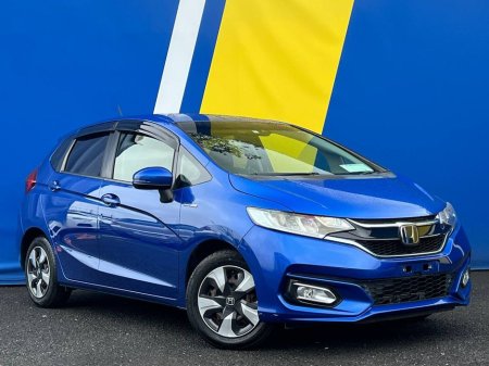 2018 Honda Fit L-PACKAGE 1.5 HYBRID // SERVICE HISTORY // HALF LEATHER INTERIOR // REVERSE CAMERA €12,900