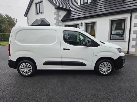 2019 Peugeot Partner  €11,450