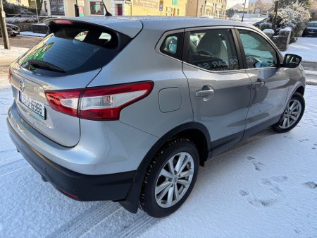 2015 Nissan Qashqai 1.2T 115 Petrol SV 92Km €10,990 thumbnail