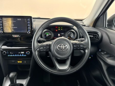 2023 Toyota Yaris Cross HYBRID LUNA €27,950 thumbnail