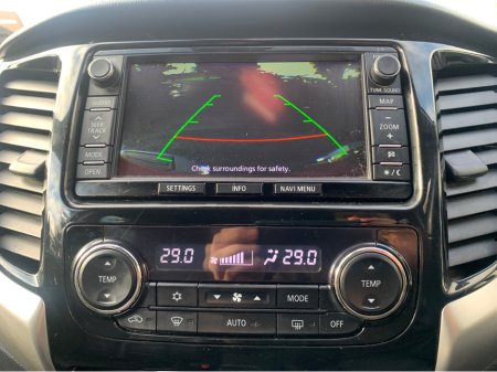 2015 Mitsubishi L200 DID BARBARIAN DCB 4DR 2.5 CR 4WORK €15,995 thumbnail