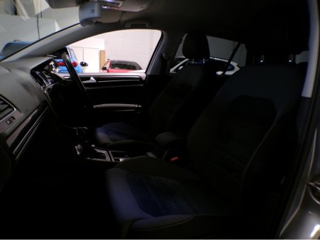 2015 Volkswagen Golf *ONLY 45,000*AUTO*VW GOLF 1.4 TSI HIGH-LINE*COLOUR CAMERA WITH ADAPTIVE CRUISE*UP-GRADED VW ALLOYS*XL MEDIA*HIGH-LINE BODY STYLING*FLAT-BOTTOM SPORT STEERING WHEEL WITH PADDLE SHIFT*RADAR ASSIST**ANTI €14,900 thumbnail