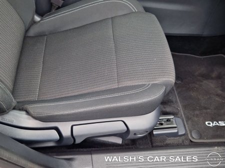 2025 Nissan Qashqai E-power SV MY24 04DR A €39,950 thumbnail