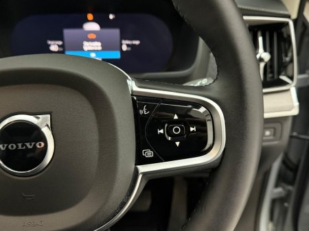 2025 Volvo XC90 ULTRA T8 RECHARGE 2.0 455HP PHEV *7 SEATER* €89,990 thumbnail