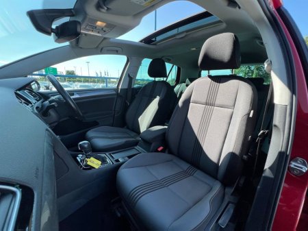 2017 Volkswagen Golf ALLSTAR 1.6 TDI AUTO // OPENING PANORAMIC SUNROOF // HEATED SEATS // MULTIMEDIA DISPLAY €17,750