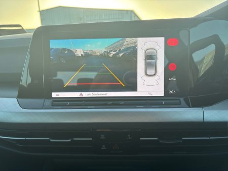 2024 Volkswagen Golf 1.0 TSI 110HP Life €24,975 thumbnail