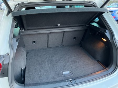 2018 Volkswagen Tiguan R-LINE 4 MOTION AUTOMATIC 2.0 DIESEL //MASSIVE SPEC//FULL LEATHER//HEAD UP DISPLAY//HEATED SEATS//360 PARKING CAMERAS// €29,950 thumbnail